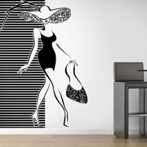 Décorer la silhouette de femme murs
