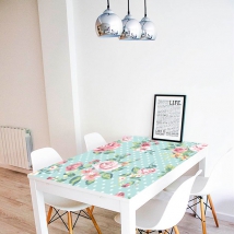 Vinyles adhésifs fleurs pour décorer les tables