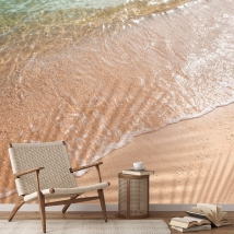 Fond d'écran ou papier peint mural vagues de plage tropicale de sable avec l'ombre d'un palmier