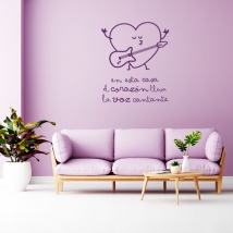Vinyle phrase dans cette maison le coeur prend les devants